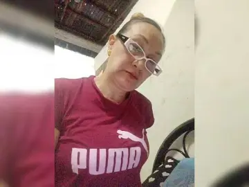 cherrywhite03のBongacamsでプライベートチャット