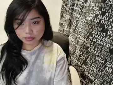 Meomi25のBongacamsでアダルトカメラ配信