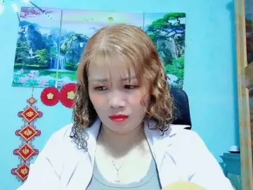 Linhanhsex2kのBongacamsでプライベートチャット