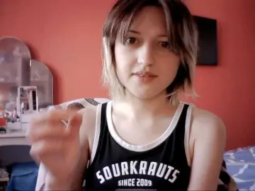 SnowWhiteNikaのBongacamsで無料ポルノカメラ