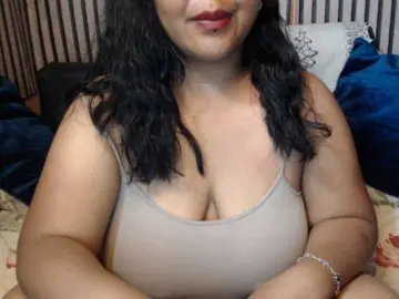 komurasakiのBongacamsで無料ライブポルノ