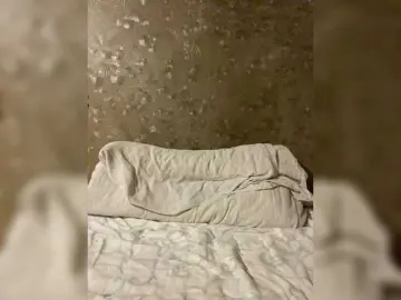 loveesafiのBongacamsでヌードカメラ