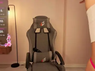 French-EyesのBongacamsでアダルトビデオチャット