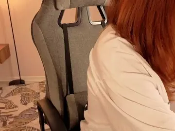 French-EyesのBongacamsで今すぐ視聴可能なセックスカム