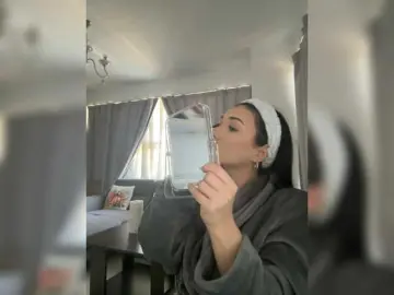 ChiaraloveeのBongacamsで無料ポルノカメラ