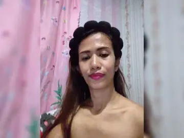 ClitoriaのBongacamsでライブポルノ配信