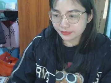 nana7777のBongacamsで今すぐ視聴可能なセックスカム