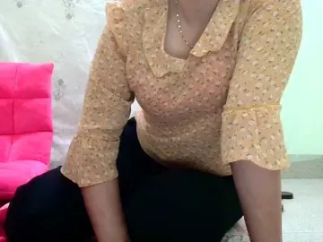 MerialoveのBongacamsでライブポルノ配信