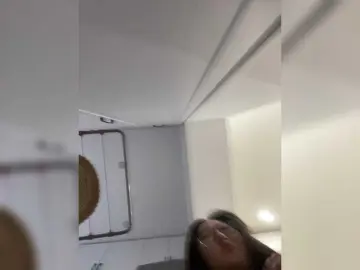 DebbieLuのBongacamsで今すぐ視聴可能なセックスカム