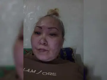 QweentisのBongacamsでアダルトビデオチャット