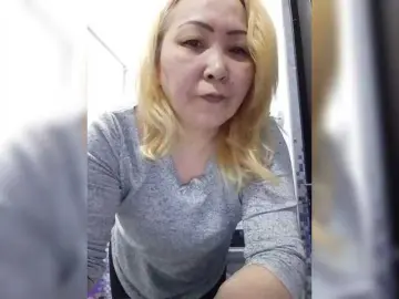 QweentisのBongacamsでセックスカメラ