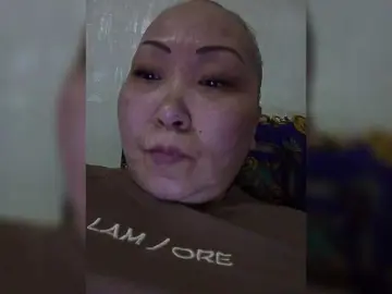 QweentisのBongacamsで今すぐ視聴可能なセックスカム