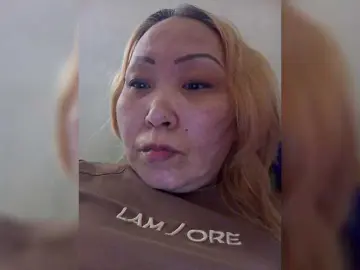 QweentisのBongacamsで無料ポルノカメラ