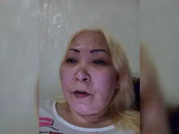 QweentisのBongacamsで高画質ウェブカメラ