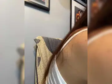 candiceloveeのBongacamsでアダルトビデオチャット