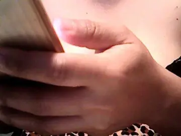 lovelyshantalのBongacamsでアダルトビデオチャット