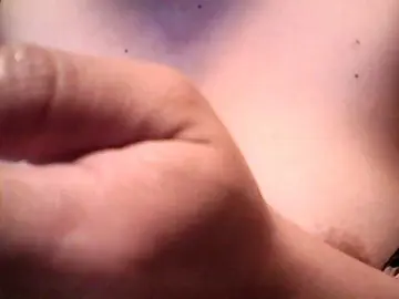 lovelyshantalのBongacamsで高画質ウェブカメラ