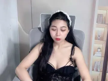 Strawberry18のBongacamsでライブセックス映像