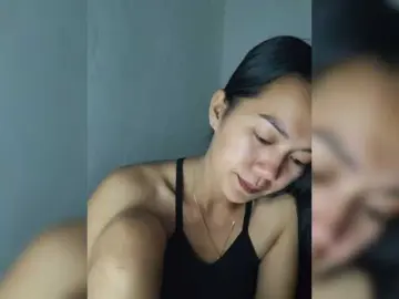 Kiana11のBongacamsでライブポルノ配信