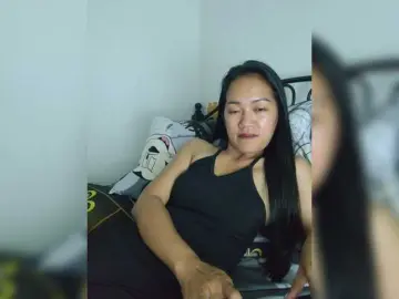 Kiana11のBongacamsで無料ポルノカメラ