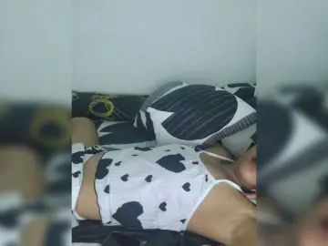 Kiana11のBongacamsでセックスカメラ