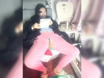 hujiajiajia1314のBongacamsでライブポルノ配信