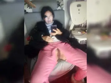 hujiajiajia1314のBongacamsでライブポルノ配信