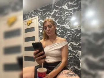 Artem-AngelinaのBongacamsで無料ライブポルノ