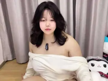 KittenfishingのBongacamsで無料ライブポルノ