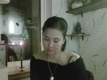 Nettie-AllieのBongacamsでライブチャット