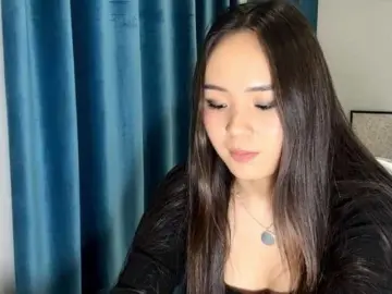 LatrishaAltigsのBongacamsで人気のアダルト配信