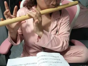 Julia98のBongacamsでライブセックス映像