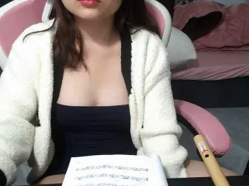 Julia98のBongacamsで高画質ウェブカメラ