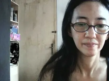 bee077のBongacamsで最高のライブ配信