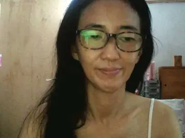 bee077のBongacamsで無料ポルノカメラ