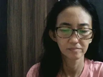 bee077のBongacamsで無料ポルノカメラ