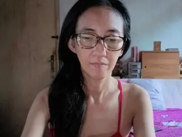 bee077のBongacamsでセックスカメラ