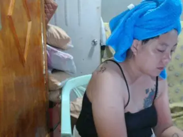 RoseSquirtのBongacamsでプライベートチャット