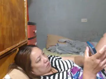 RoseSquirtのBongacamsでセックスチャット