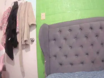 pornadriannaのBongacamsで今すぐ視聴可能なセックスカム