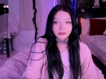 LeinboneのBongacamsでヌードカメラ