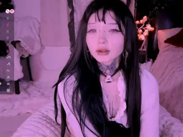 LeinboneのBongacamsでヌードカメラ