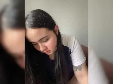 NosikkのBongacamsで今すぐ視聴可能なセックスカム