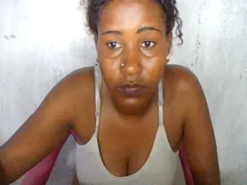 Aldah1のBongacamsで無料ポルノカメラ