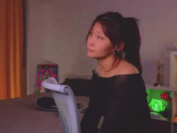 RenaWongのBongacamsでヌードカメラ