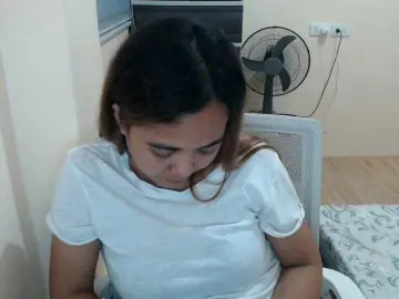 TheLastVIRGINのBongacamsで無料ポルノカメラ