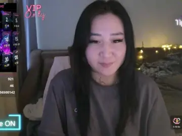 Evadior013のBongacamsでプライベートチャット