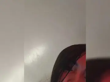 Cutieass69のBongacamsで無料ライブポルノ