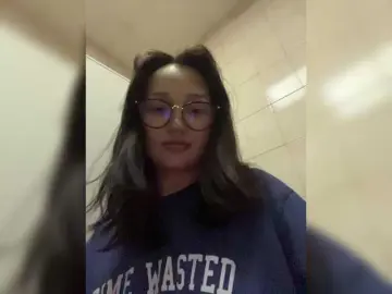 littlewetgirlのBongacamsでセックスカメラ