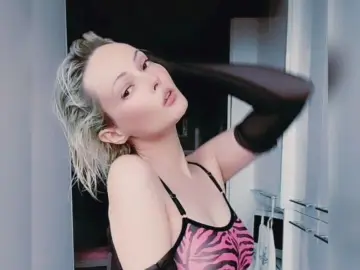 SoffyCrachのImliveでアダルトカメラ配信